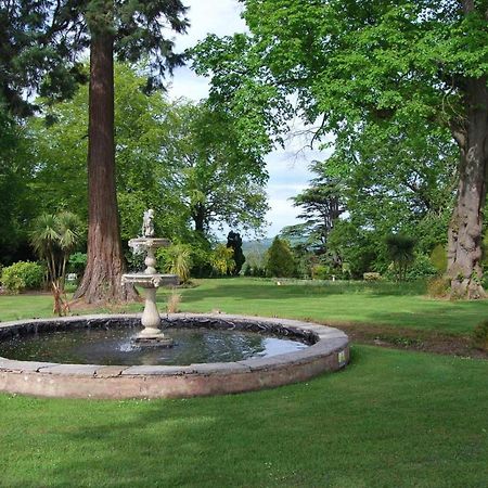 Highfield Hall Mold Extérieur photo
