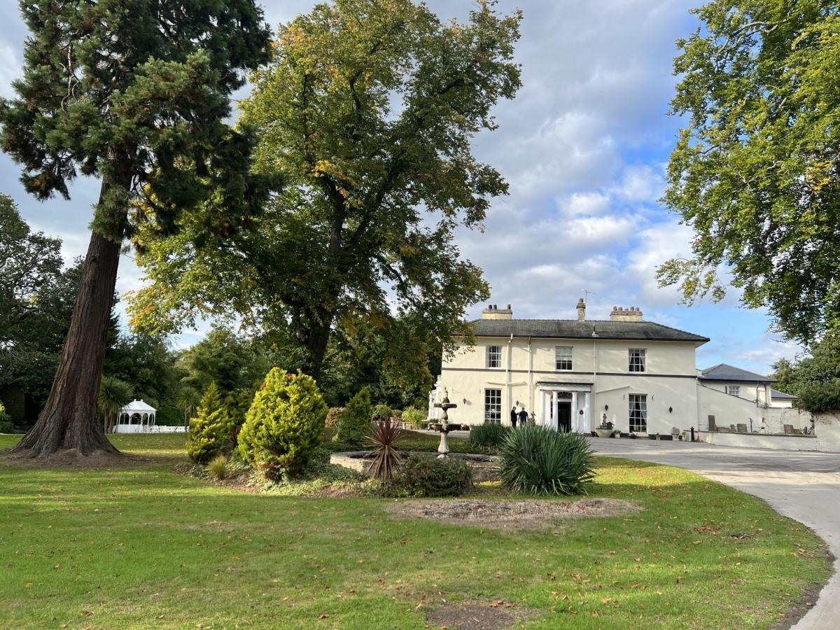Highfield Hall Mold Extérieur photo