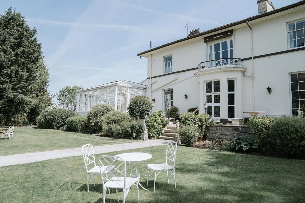 Highfield Hall Mold Extérieur photo