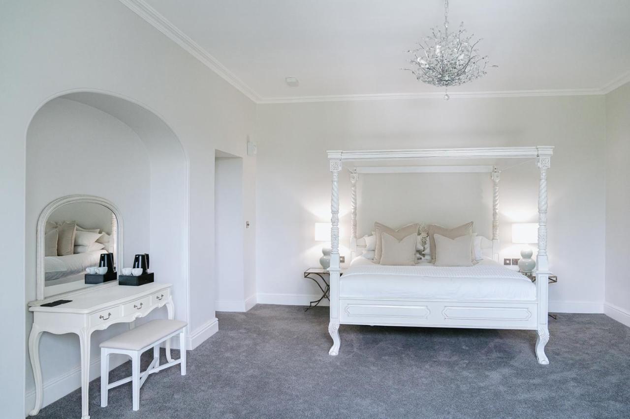Highfield Hall Mold Extérieur photo