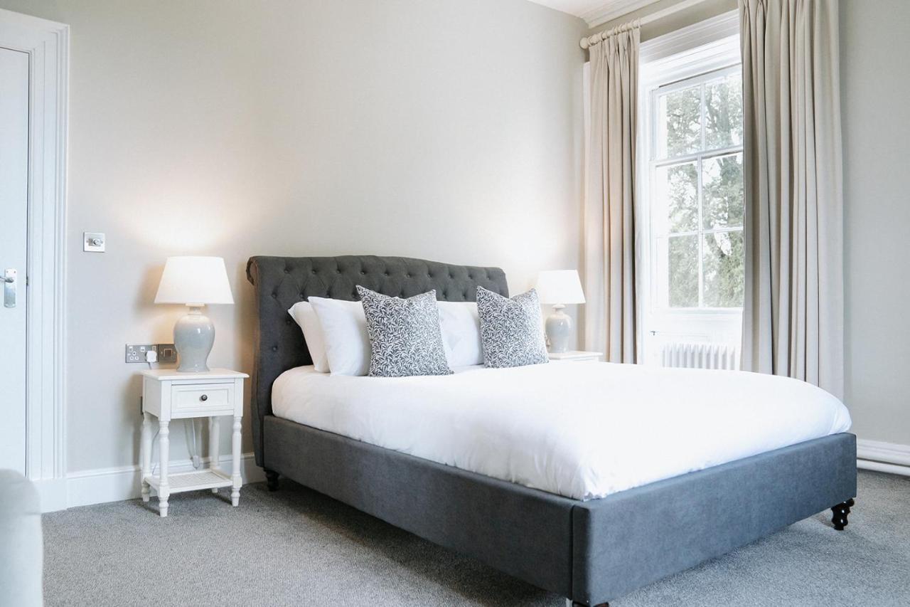 Highfield Hall Mold Extérieur photo